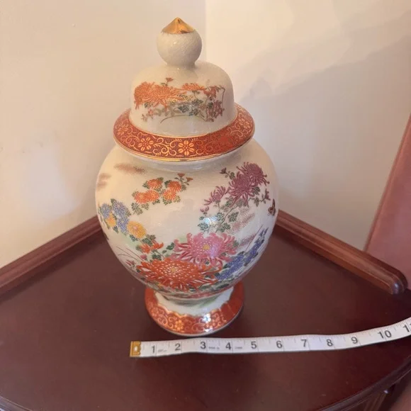 Vintage Japanese Porcelain Crackle Glaze Ginger Jar with Lid - Picture 12 of 12